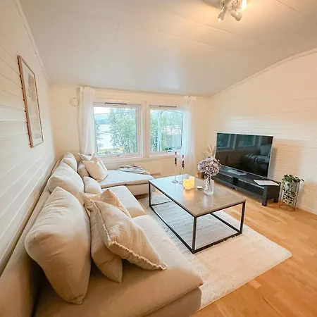 Апартаменты Hakoya Apartment, Adskilt I Hus, Egen Inngang Тромсё