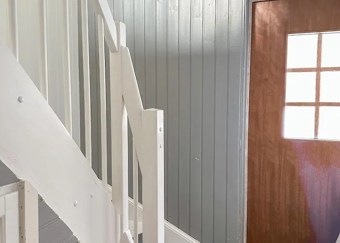 Hakoya Apartment, Adskilt I Hus, Egen Inngang